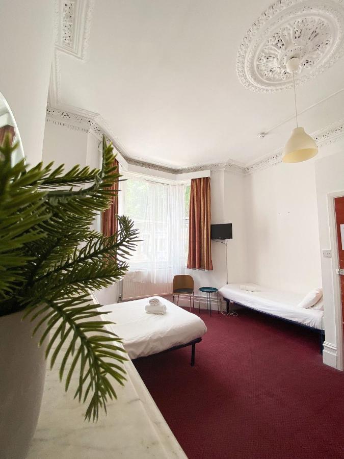 Orlando Hotel London Room photo